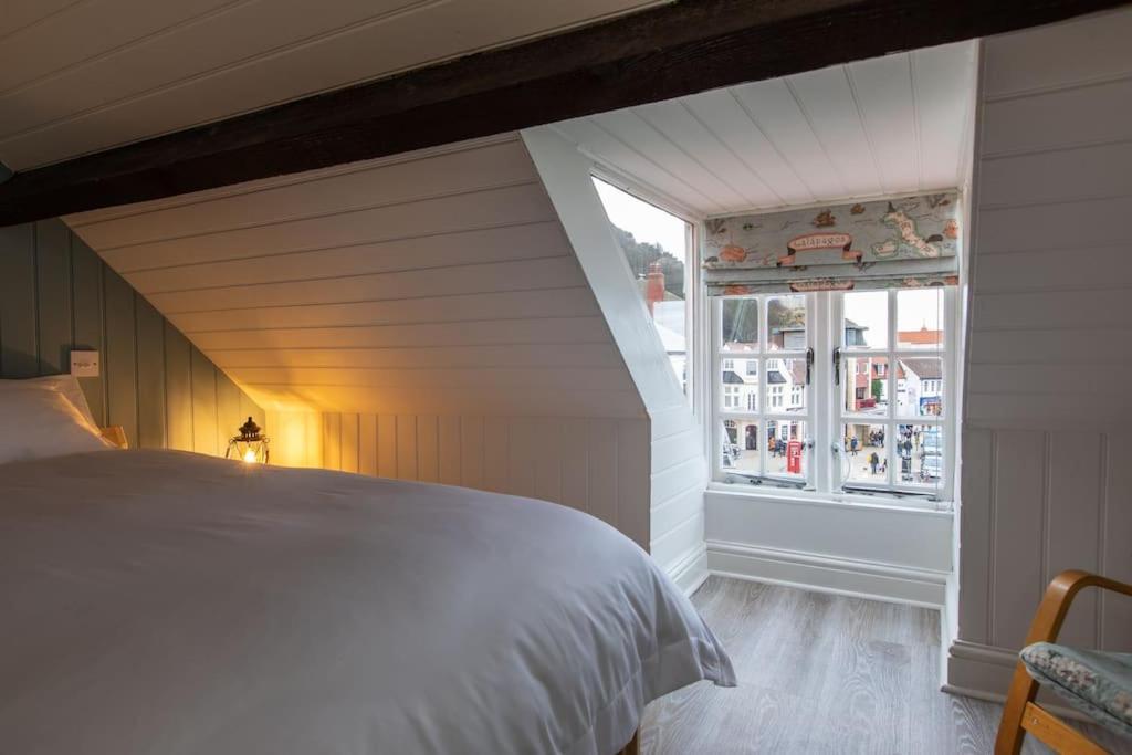 Herring Girl House - Harbourside Property, Sleeps 8 Скарборо Экстерьер фото